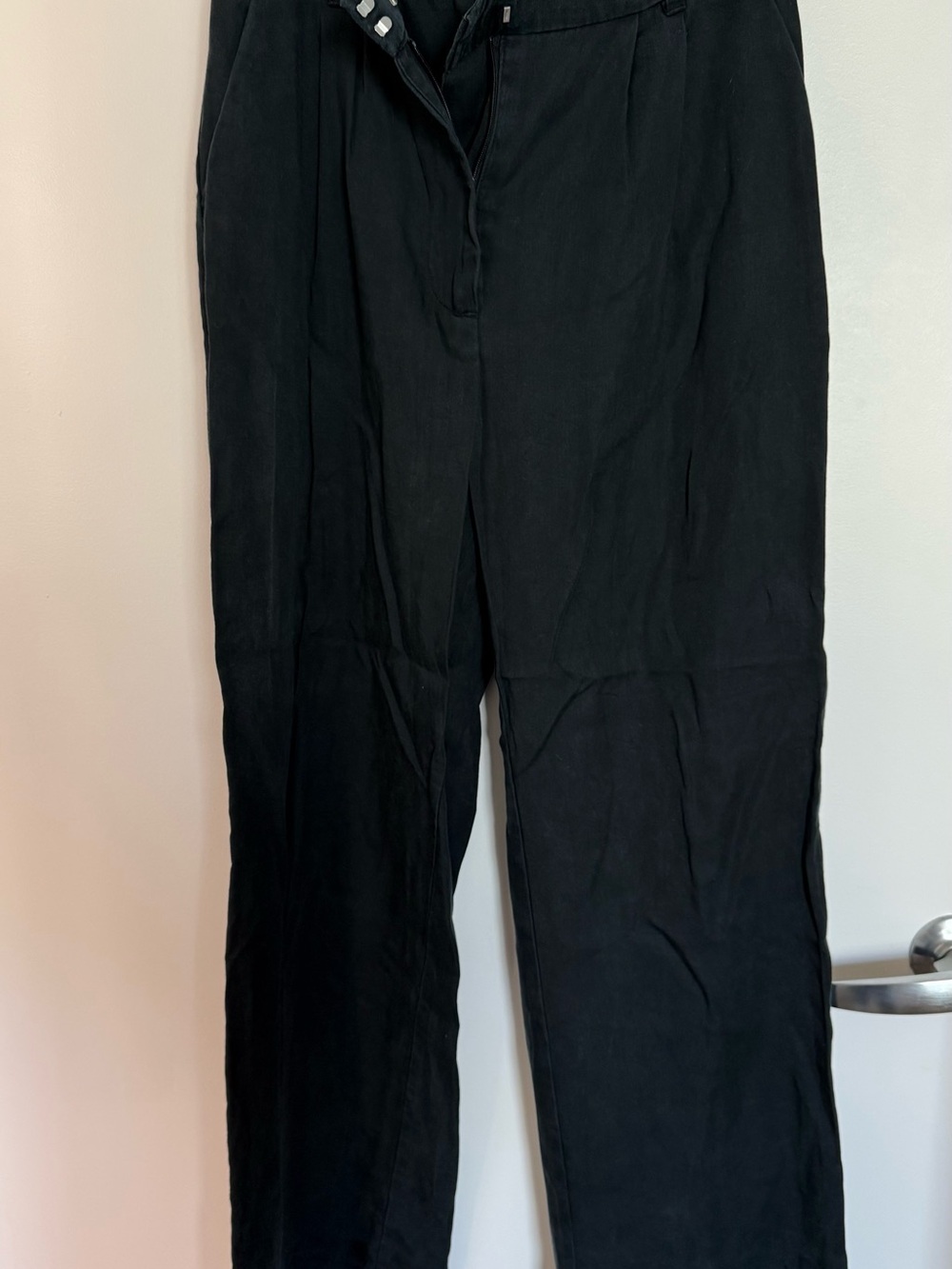 Abercrombie & Fitch Black Straight-Leg Women's Trousers